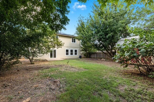 Building Photo - 617 Riverway Ln