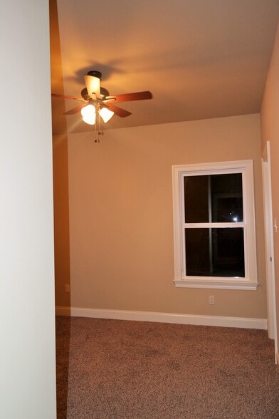 Building Photo - 206 Omega St