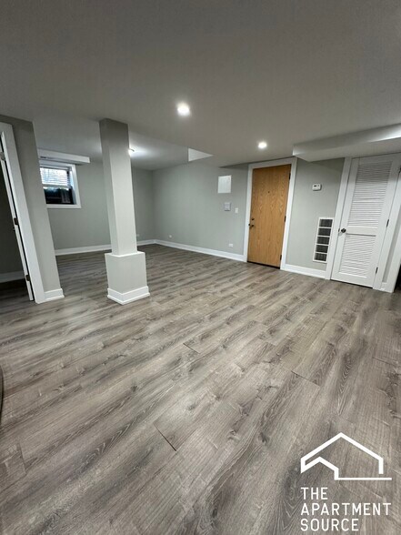 Building Photo - 918 Crain St