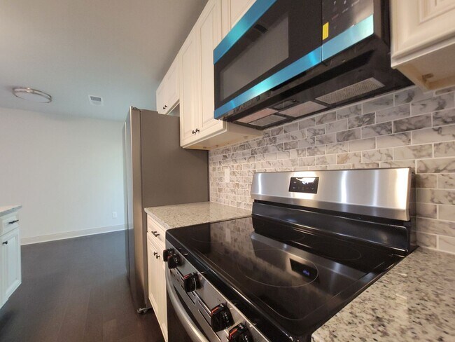 Building Photo - Build to Rent 4 Bdrm Lake Access - Open Ho...