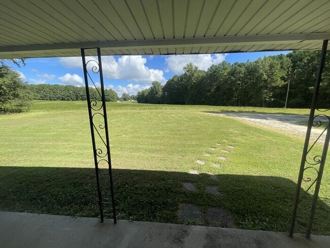 Building Photo - 2 bd 1 ba