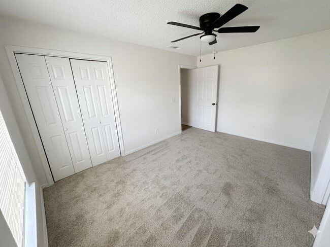 Building Photo - 605 Drexel St