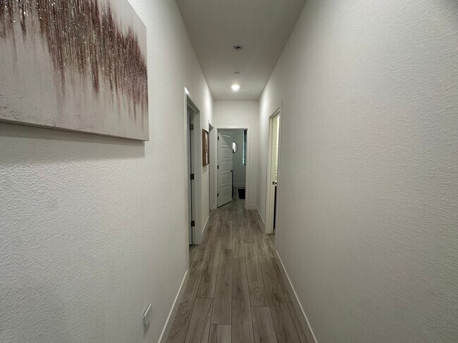 Building Photo - Available Soon!! Gorgeous 5 Bedroom in Elk Grove!!
