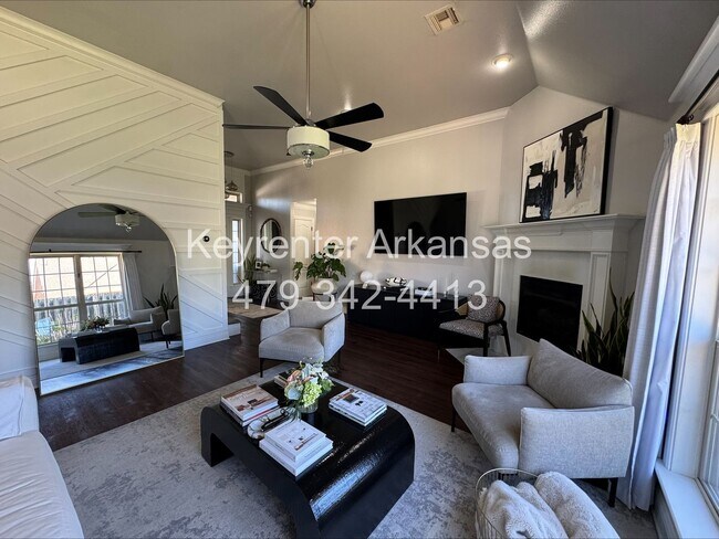 Building Photo - Beautiful Home | Prime Location