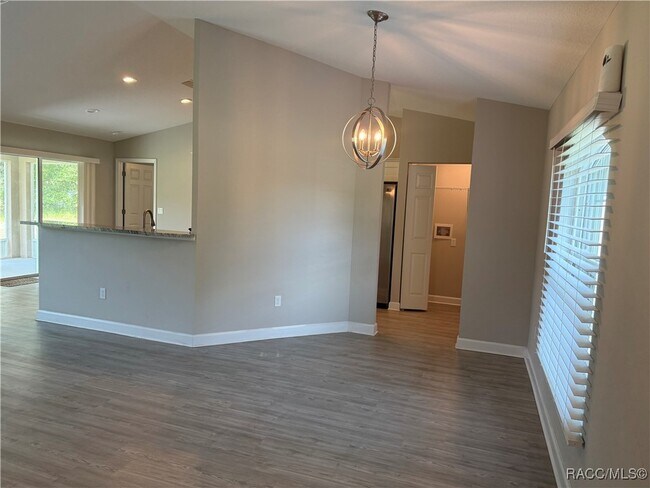 Building Photo - 2986 W Edison Pl