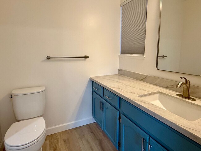 Building Photo - Bright & Updated 3 Bedroom 2 Bath Single Family Home in Santa Clara