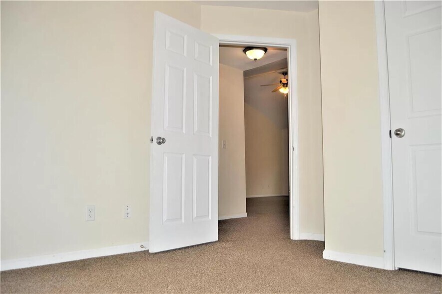 2nd bedroom view to hallway - 24110 Tanglewood Rd