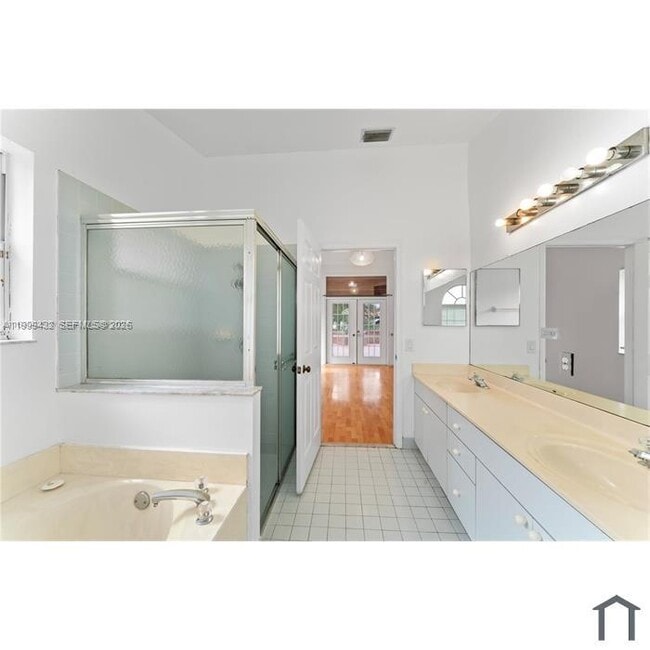 Building Photo - 2269 N Rock Island Rd