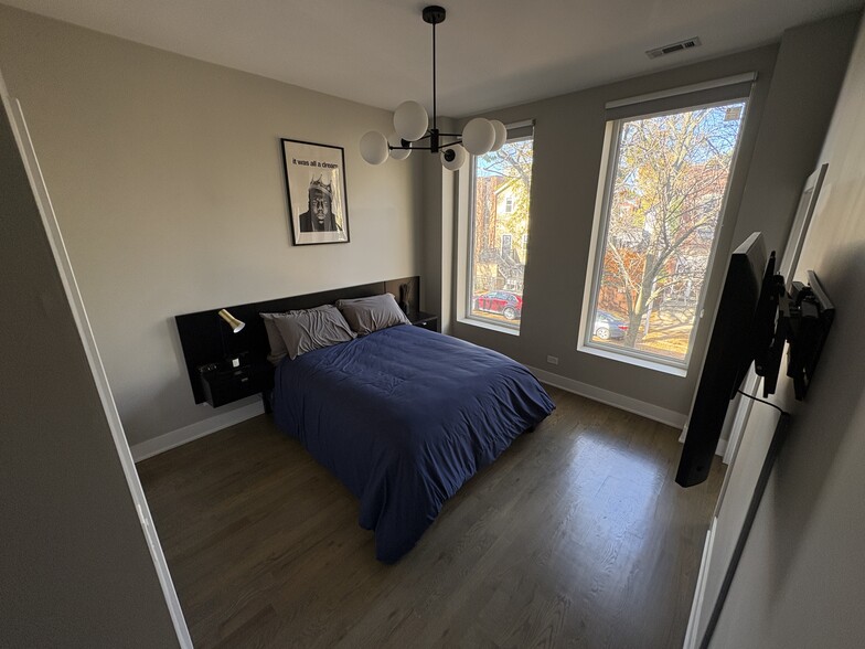 Building Photo - 1933 W Ohio St