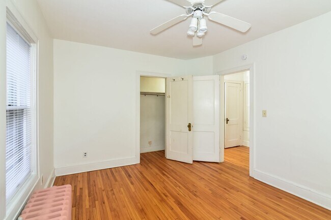 Building Photo - 1067-1069 Saint Clair Avenue