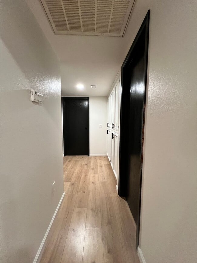 Building Photo - Beautiful 3-bedroom for rent- West Side