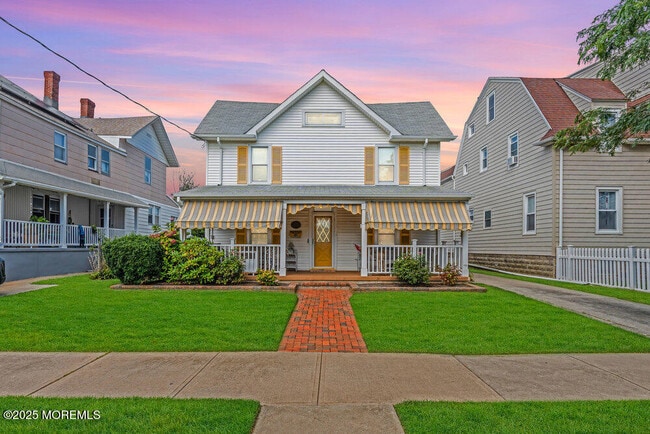 Building Photo - 202 9th Ave