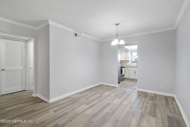 Building Photo - 6655 Bell Tower Ct