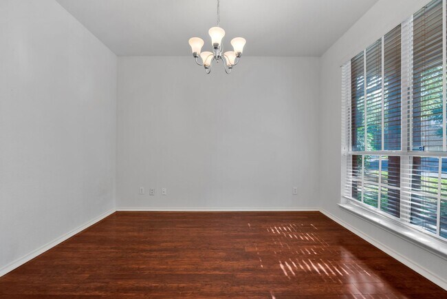 Building Photo - 26803 Sparrow Ridge