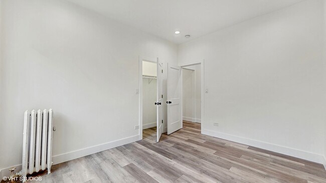 Building Photo - 6500 N Bosworth Ave