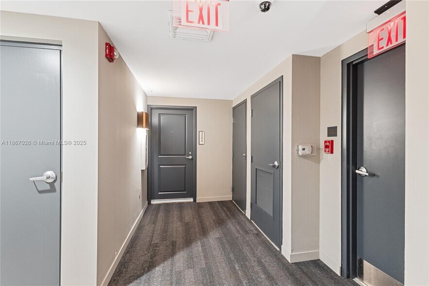 Building Photo - 1250 S Miami Ave