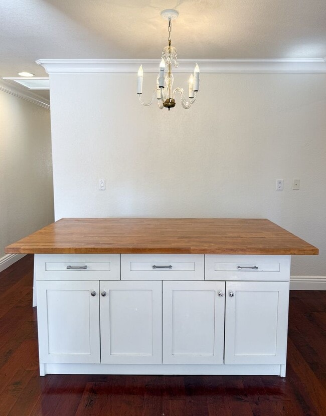 Building Photo - Wow! What a Great Home! Available Now!