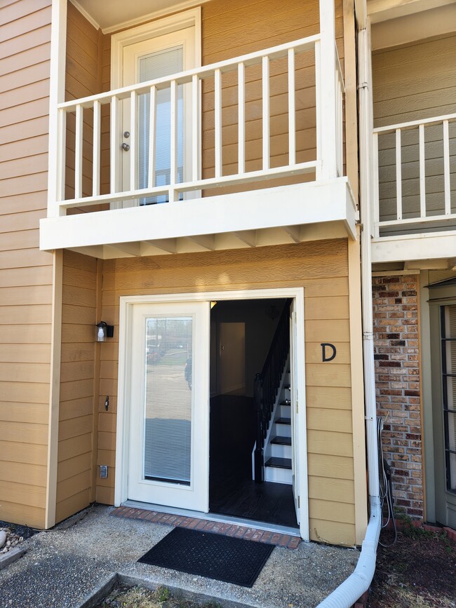 Building Photo - 434 Longwood Ct