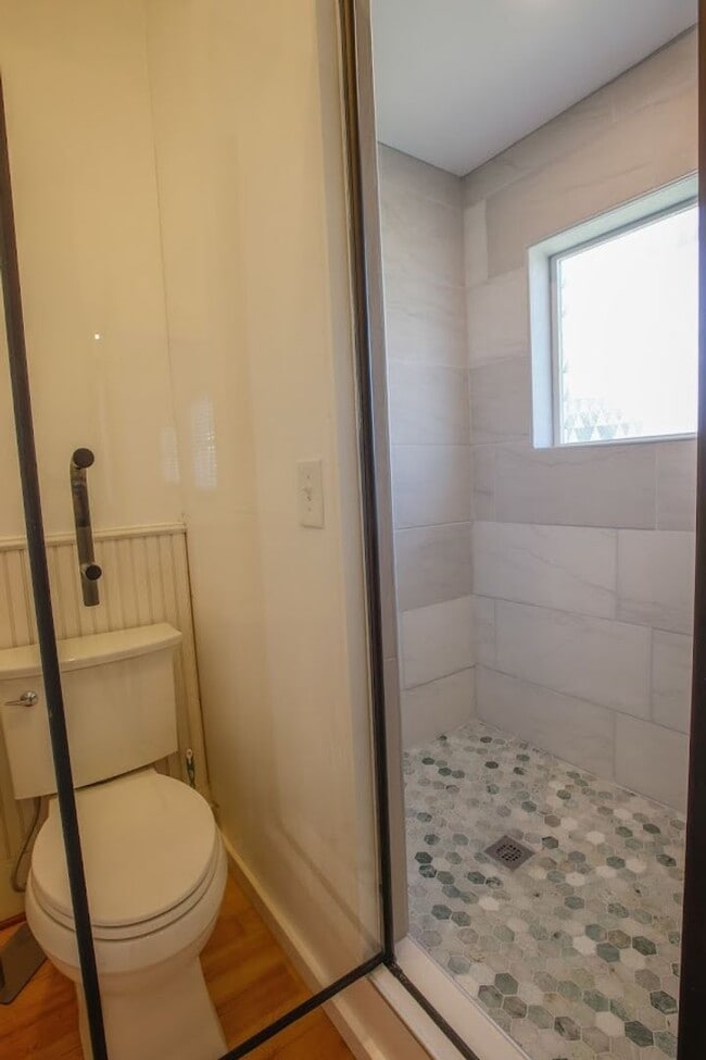 Building Photo - Move-In Now and Enjoy Summertime in Coupev...