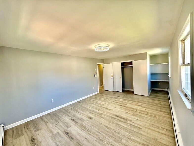 Building Photo - 35 Fiat Ave