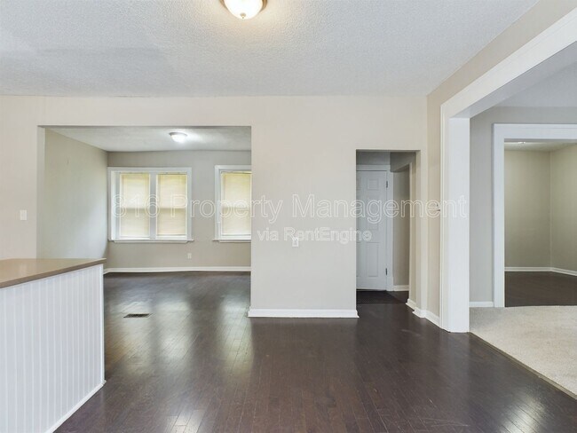 Building Photo - 5218 Highland Ave
