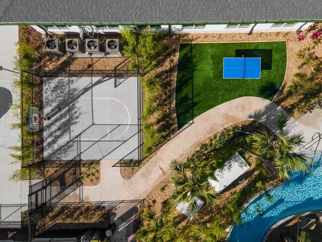 Building Photo - 4702 Sleepy Hollow Dr