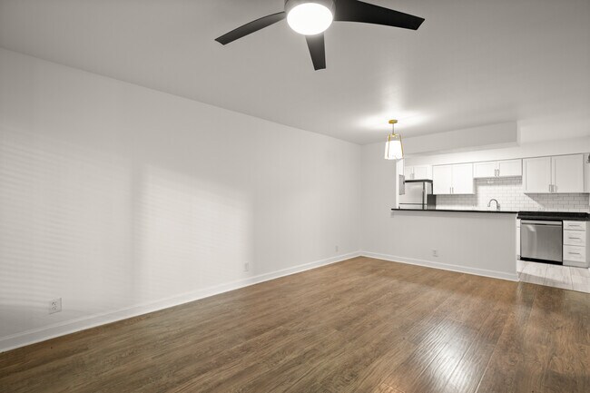 Building Photo - 2020 S Congress Ave