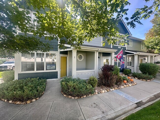 Building Photo - 6345 Chardonnay St