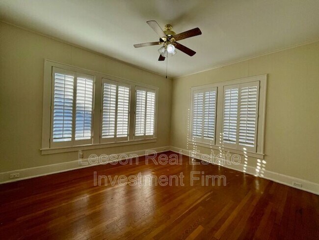 Building Photo - 458 Forest Ave