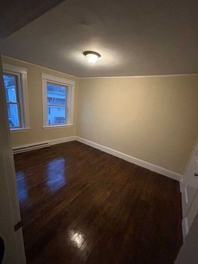 Building Photo - 1041 Main St