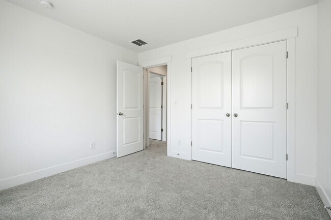 Building Photo - 1627 W Talus Rdg Dr