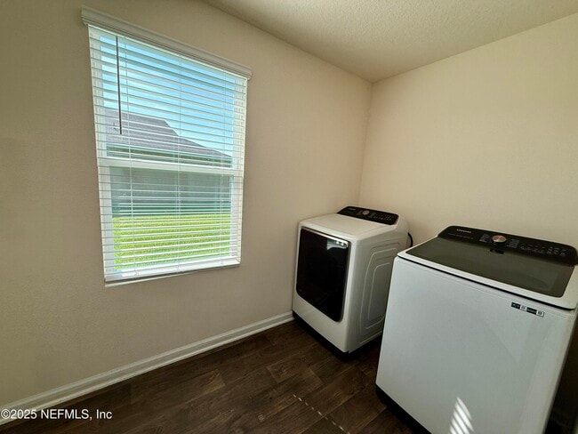 Building Photo - 3541 Lawton Pl