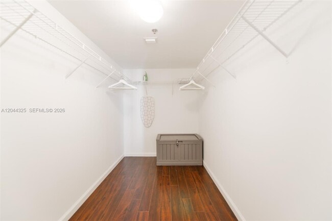 Building Photo - 1200 Brickell Bay Dr