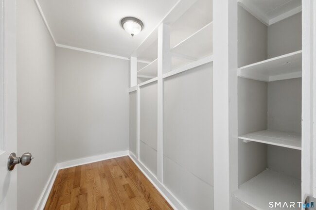 Building Photo - 456 Elm St