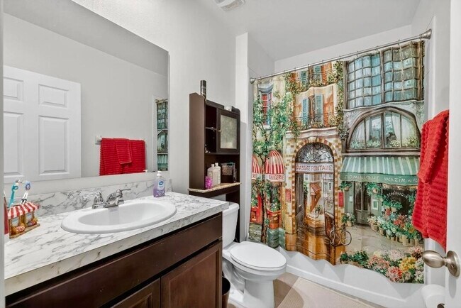 Building Photo - 543 SW Whitmore Dr