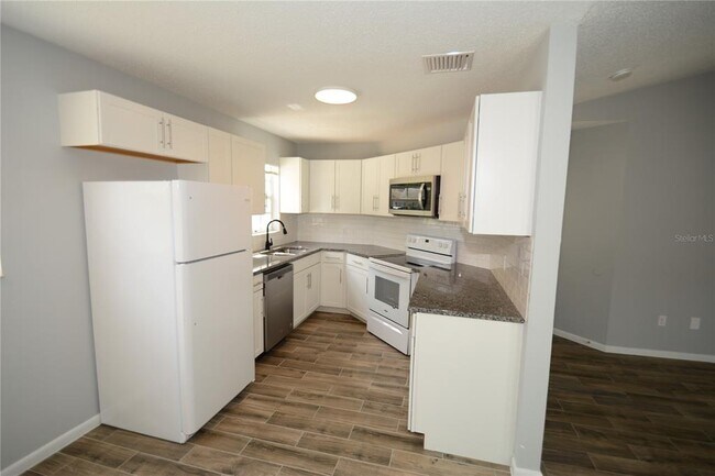 Building Photo - 107 Brunswick Ln