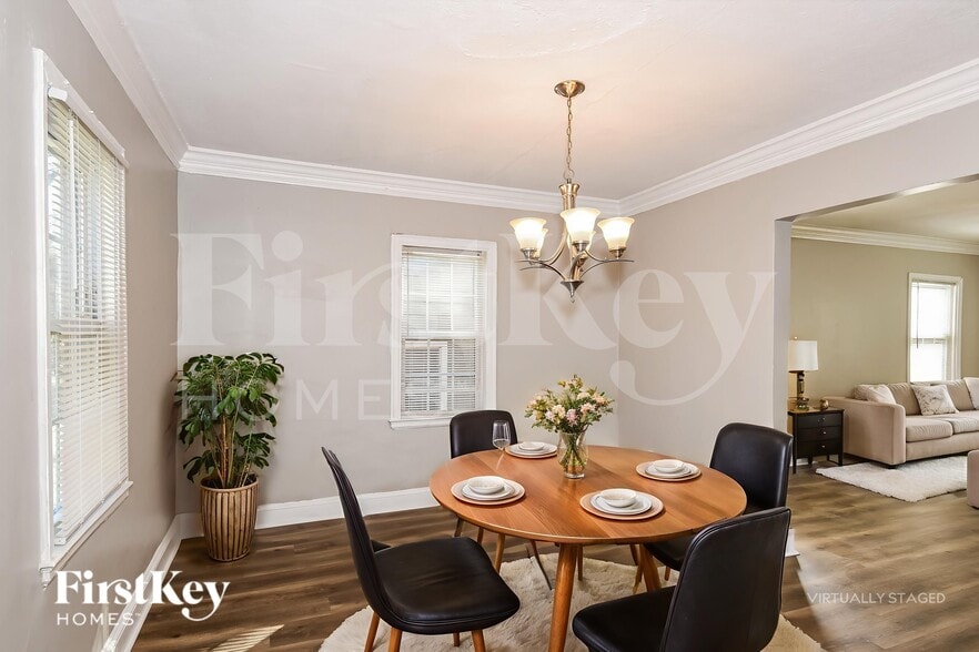 Building Photo - 1567 Mayflower Ave SW