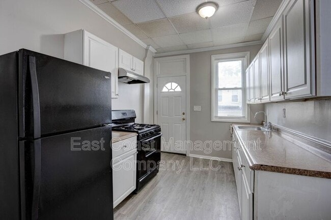 Building Photo - 237 N Luzerne Ave