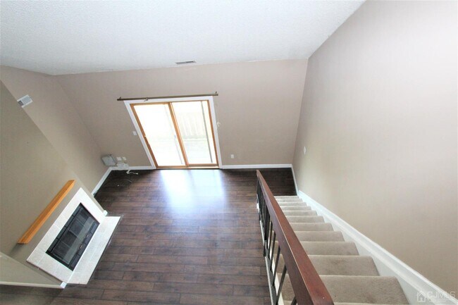 Building Photo - 604 Ravens Crest Dr
