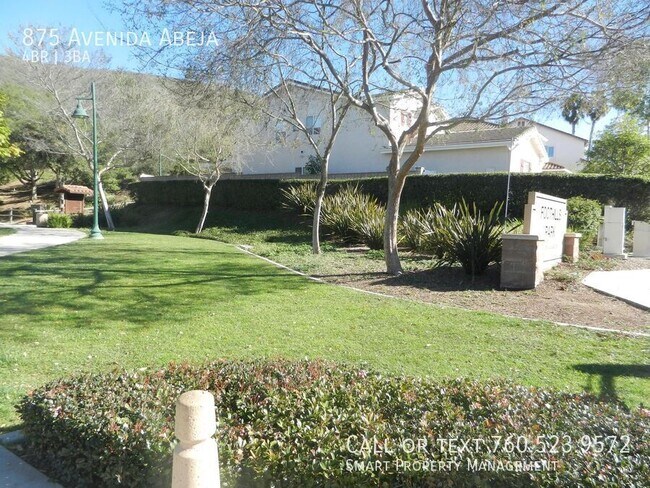 Building Photo - 875 Avenida Abeja