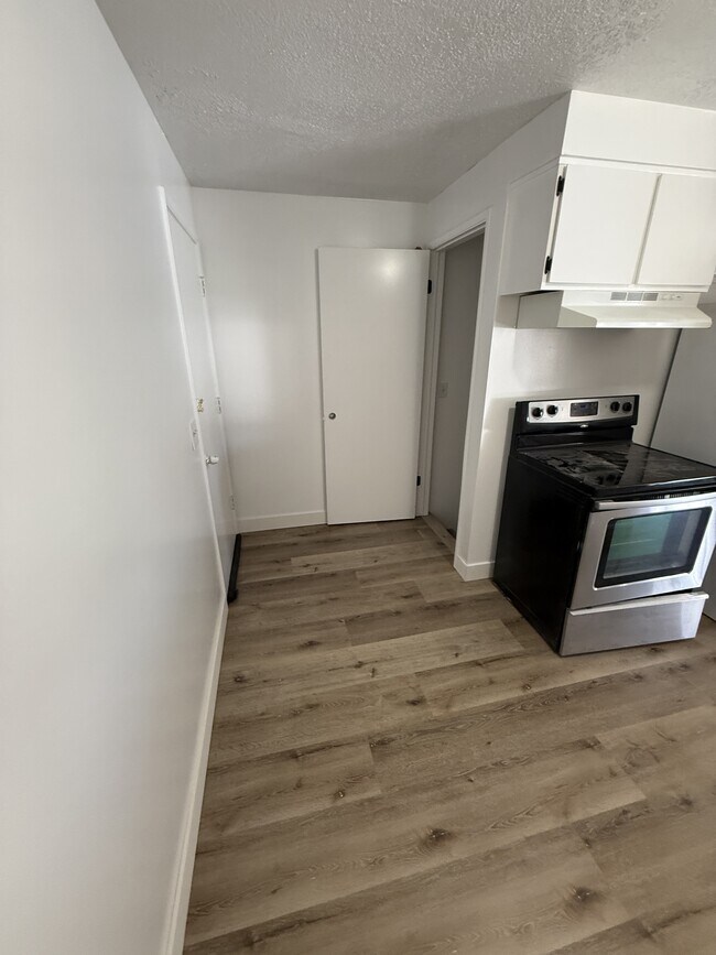 Building Photo - 4299 W Deno Dr