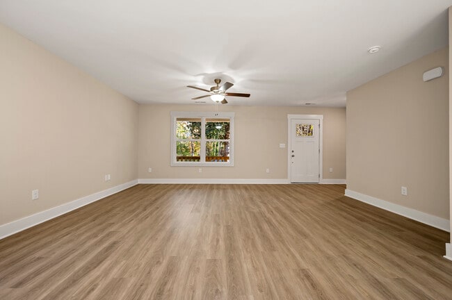 Building Photo - 143 Luckado St