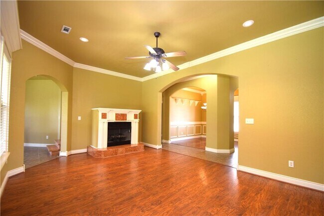 Building Photo - 4004 SW Layton Rd