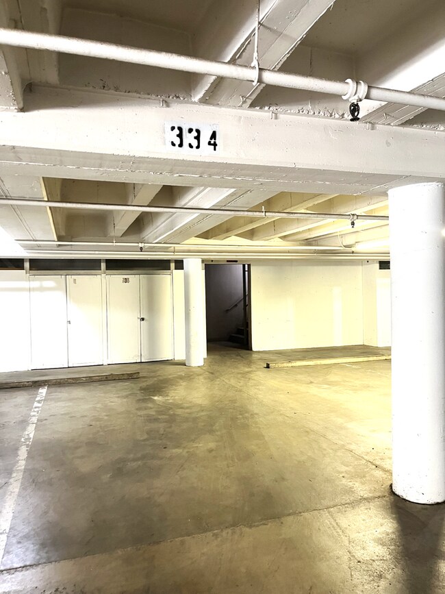 Building Photo - Available Now! 2 Bedroom, 2 Bathroom Riverside Penthouse with Views!