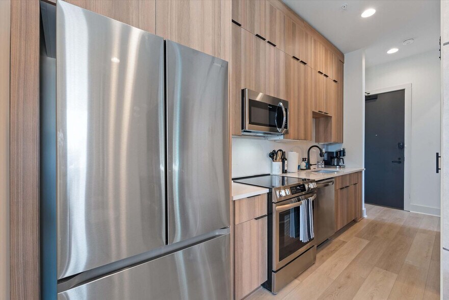 Building Photo - 722 Mcferrin Ave