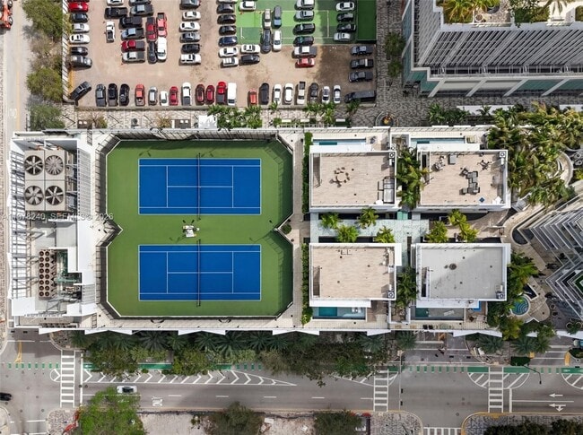 Building Photo - 851 NE 1st Ave