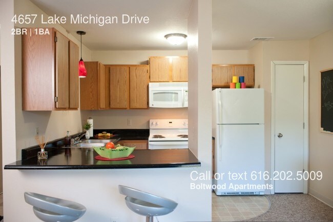 Building Photo - 4657 Lake Michigan Dr