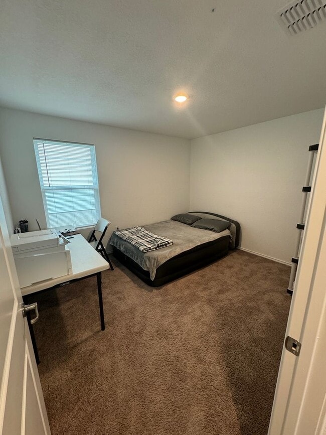 Building Photo - Ready For Move In- New One Story 3/2 - Mod...