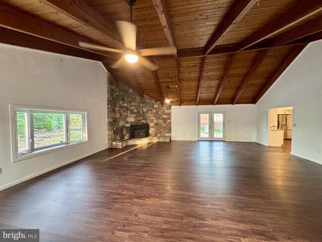 Building Photo - 73 Garland Ln