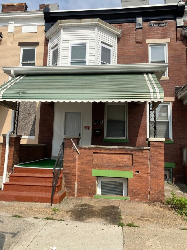 Primary Photo - 1211 Poplar Grove St